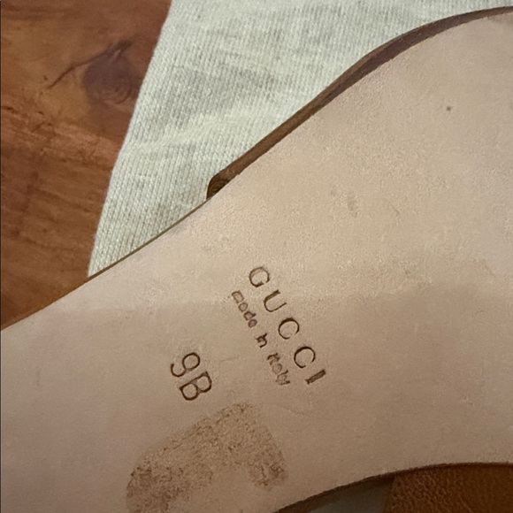 Gucci Two-Tone Brown and White Leather Slingback Heels - Picture 7 of 7